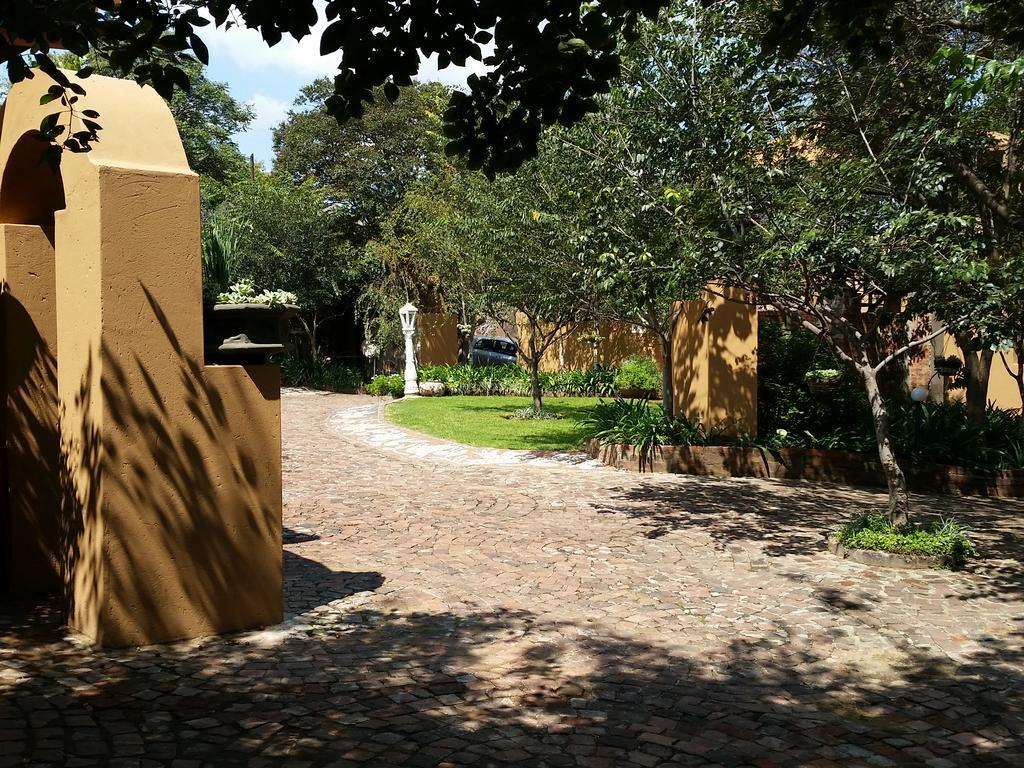 Izimbali Lodge And Restaurant Ermelo Exterior photo